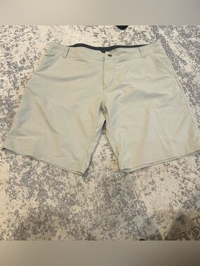 EUC Kuhl Shift Amphibia Shorts 12” size 42